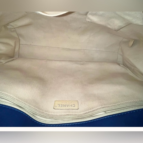 Chanel Blue Lambskin Hampton Bag - Picture 7 of 13